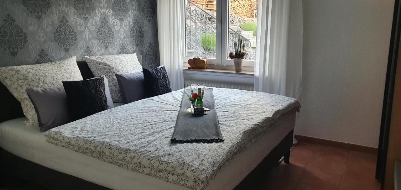 Ferienwohnung Maarburg ウルメン エクステリア 写真