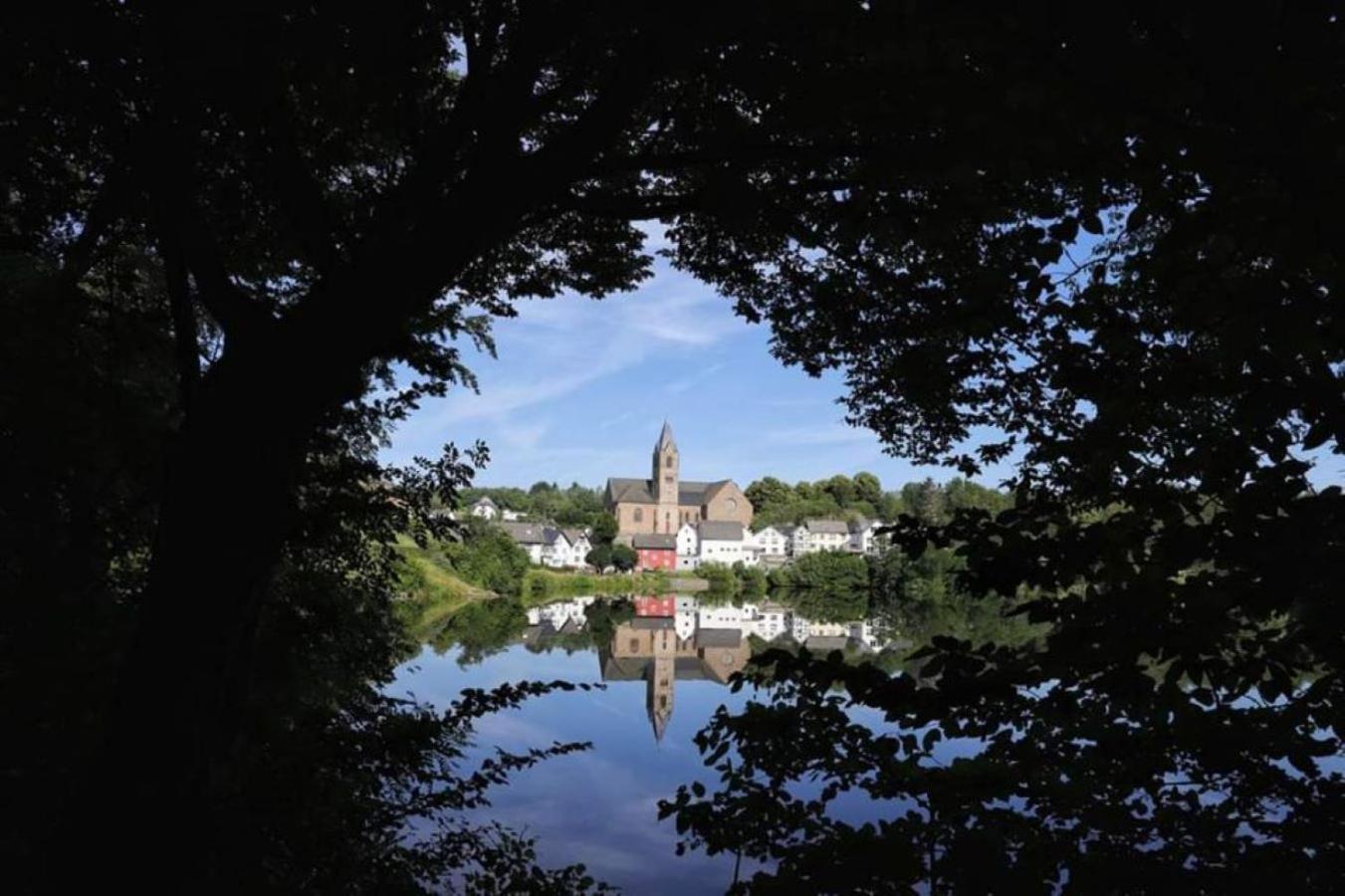 Ferienwohnung Maarburg ウルメン エクステリア 写真